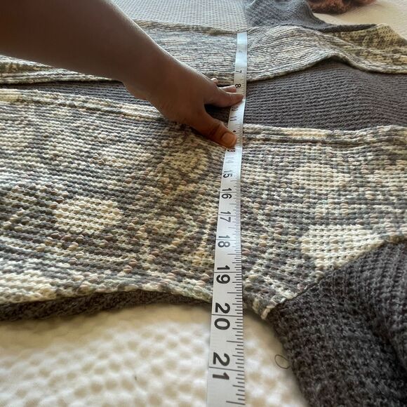 Simply Noelle Women's Open Front Gray Floral Cardigan Sweater Size S/M (8-10) - Picture 6 of 8